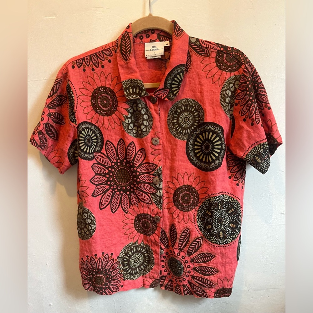 Women’s 100% linen blouse by Hot Cotton - Size M